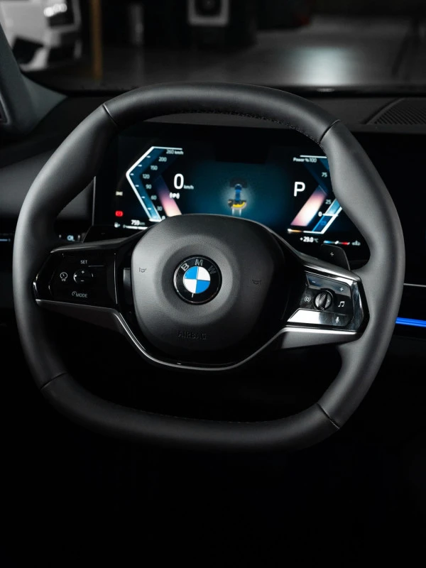  Black BMW 520i Photo 4